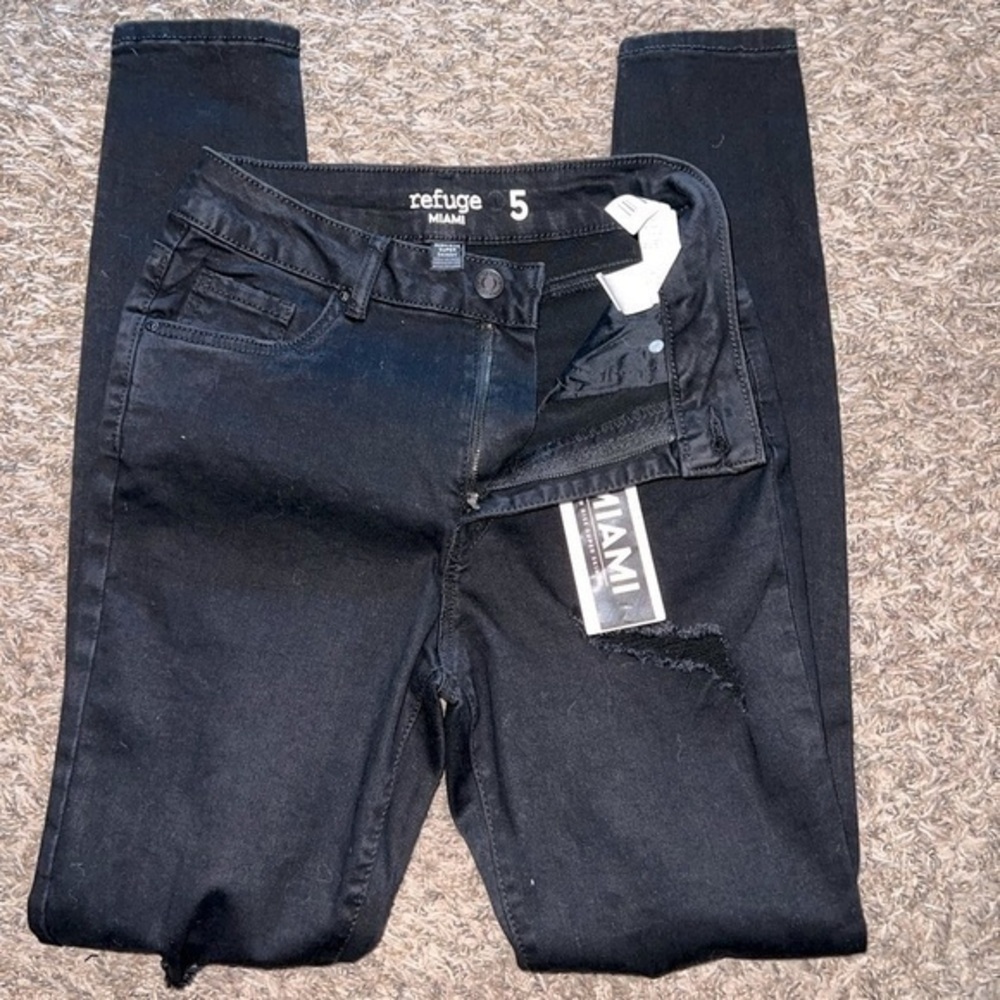 New Refuge Miami Women's Black Skinny Dark Wash Cut Off Stretch Denim Jeans